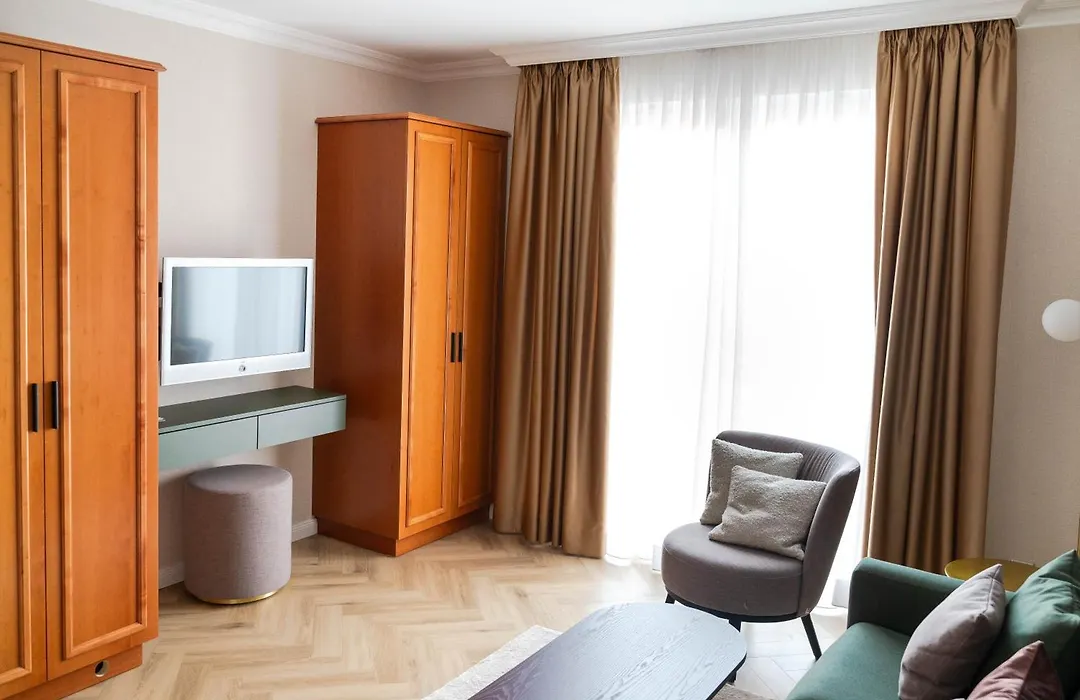 Hotel Im Engel-1