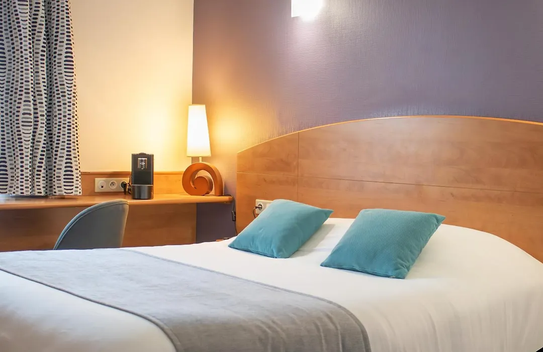 Brit Hotel Bressuire-1