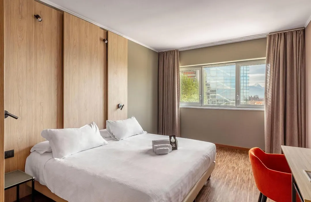 Cristal Hotel-1
