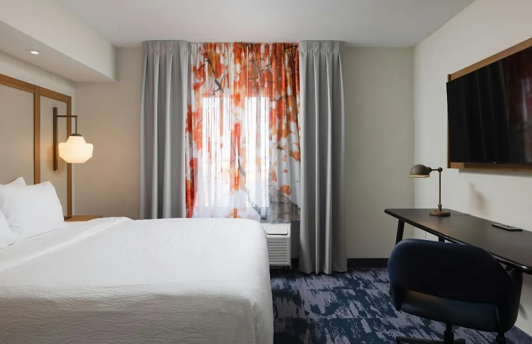 Fairfield Inn And Suites By Marriott Fort Wayne-1