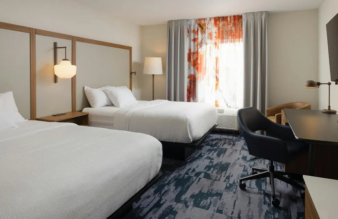 Fairfield Inn And Suites By Marriott Fort Wayne-1