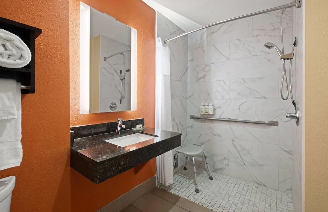 La Quinta By Wyndham Florence-1