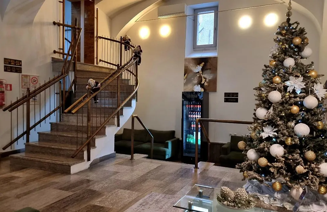 Hotel Emonec-1