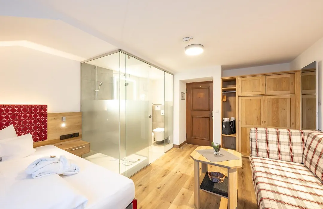 Hotel Garni Schellenberg-1