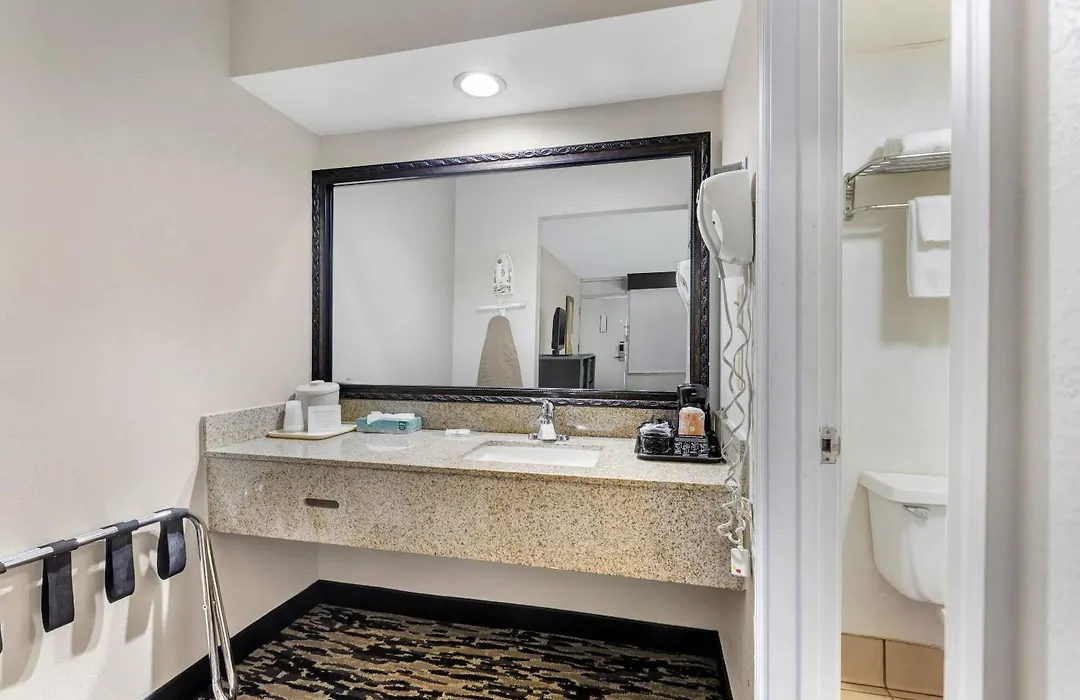 Quality Inn & Suites Easley - Greenville-1