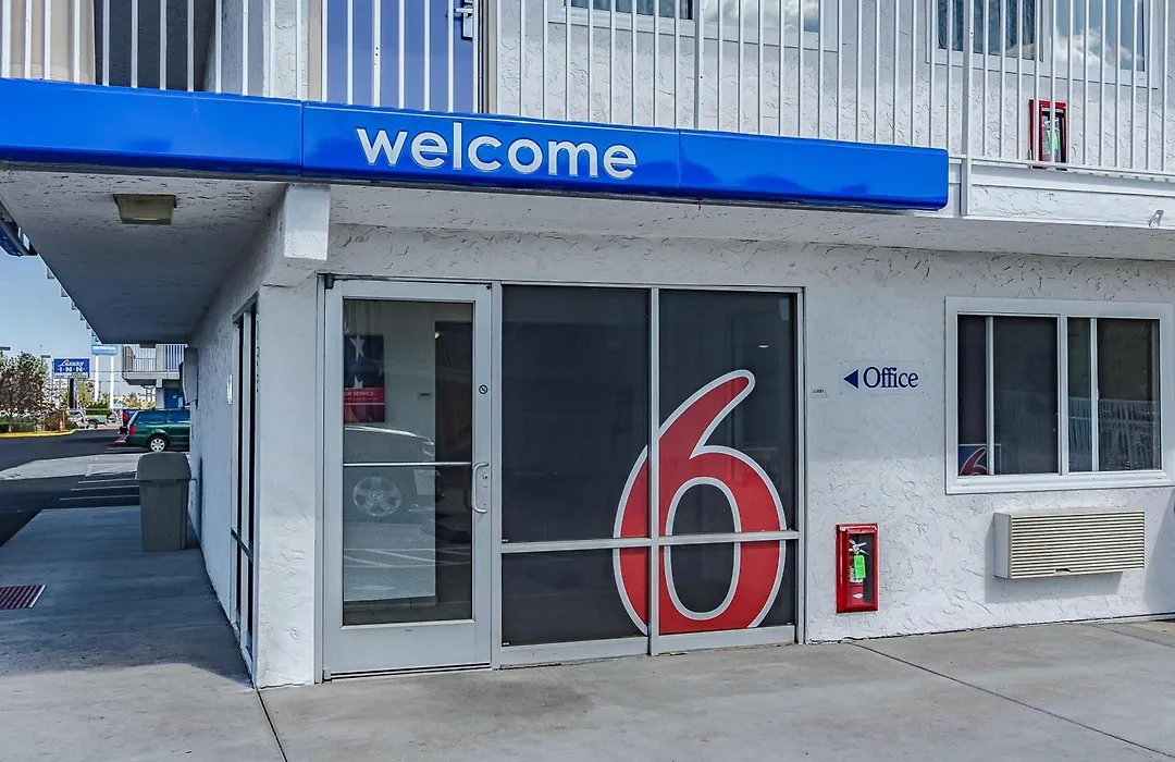 Motel 6 Cheyenne, Wy-1