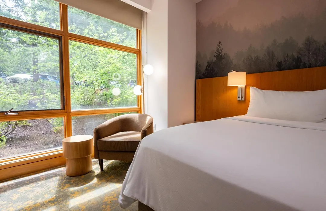 Cedarbrook Lodge-1