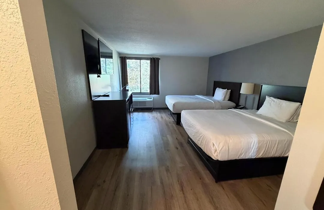Ramada By Wyndham Stevens Point-1