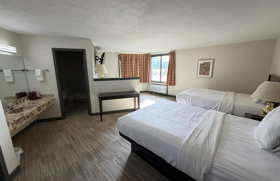 Ramada By Wyndham Stevens Point-1
