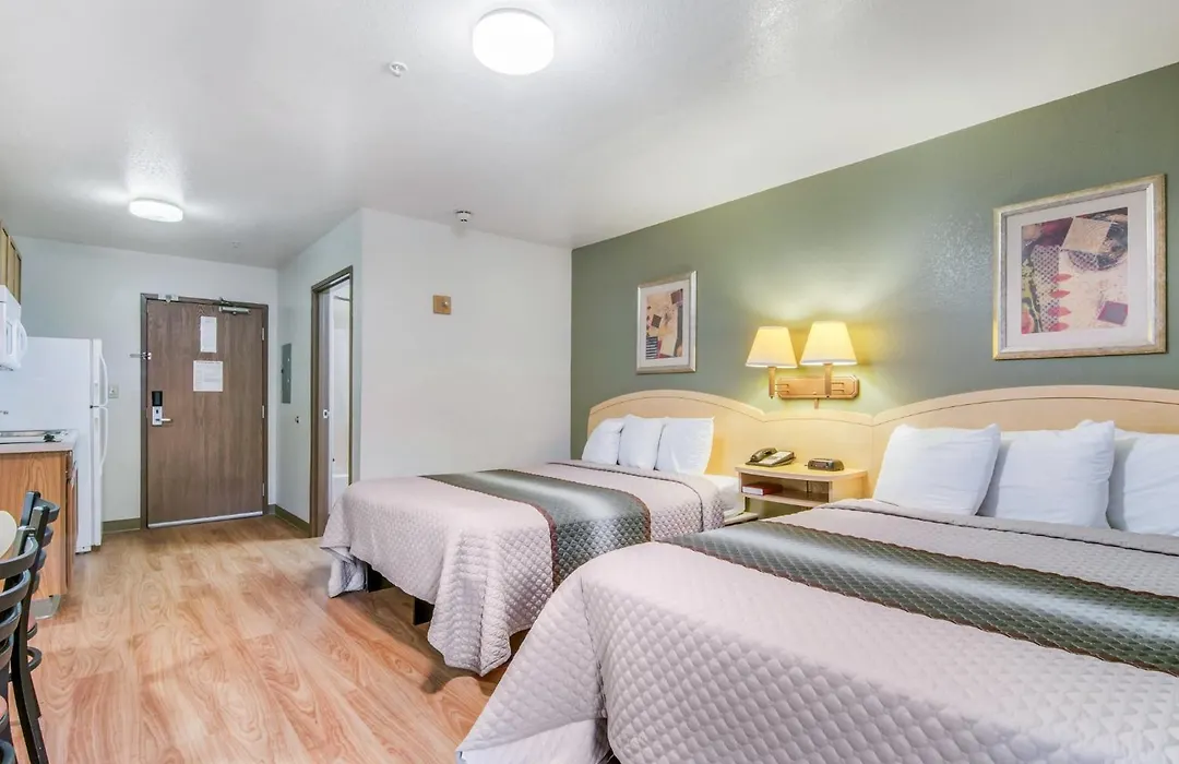 Hometowne Studios & Suites By Red Roof Bentonville-1