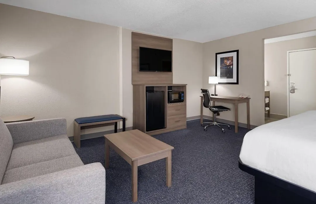 Baymont By Wyndham Davenport-1