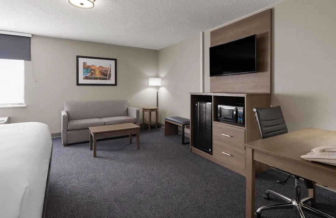 Baymont By Wyndham Davenport-1
