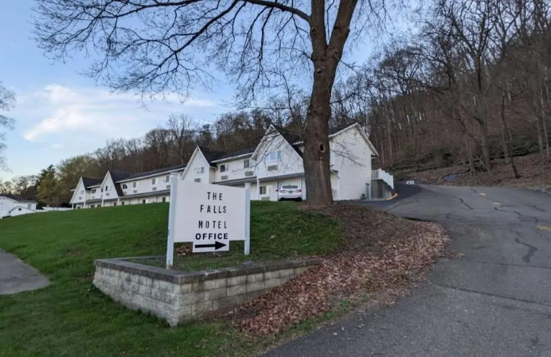 The Falls Motel - 2 Mi To " Watkins Glen State Park, Wineries " And 4 Mi To Watkins Glen International Track " The Glen "-1