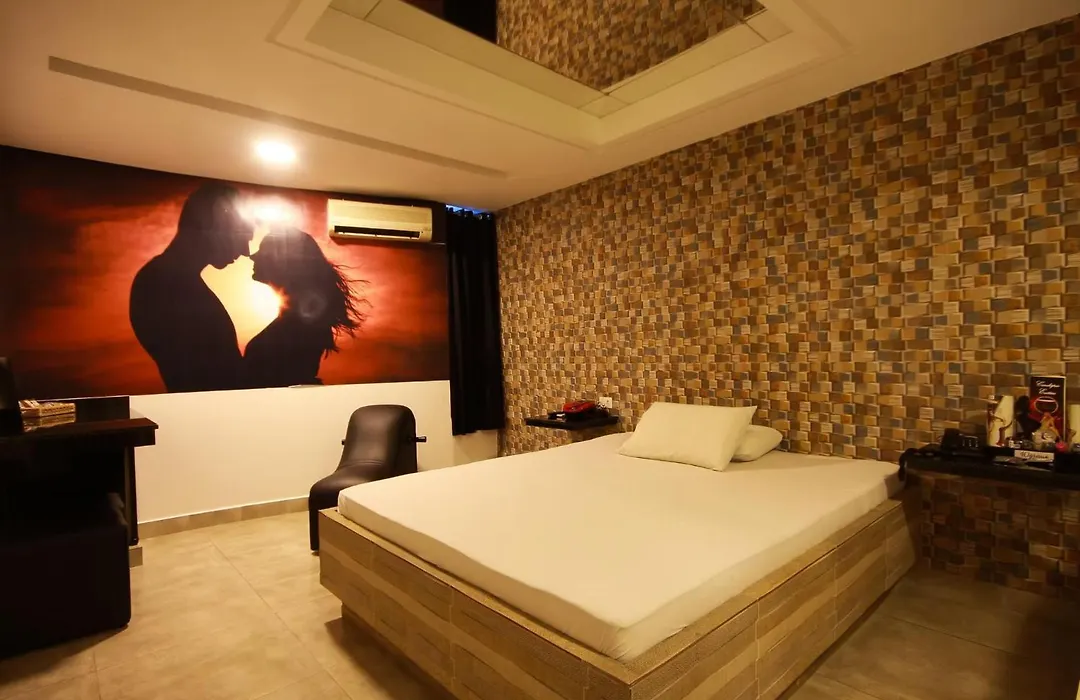 Luna Motel (Adults Only)-1