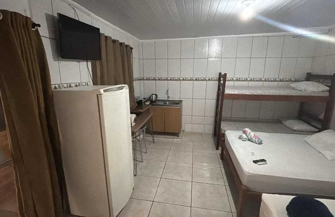 Recanto Pousada JU&JU com piscina COMPARTILHADA-1