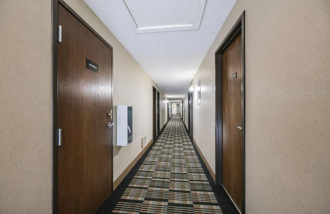Hotel 8-1