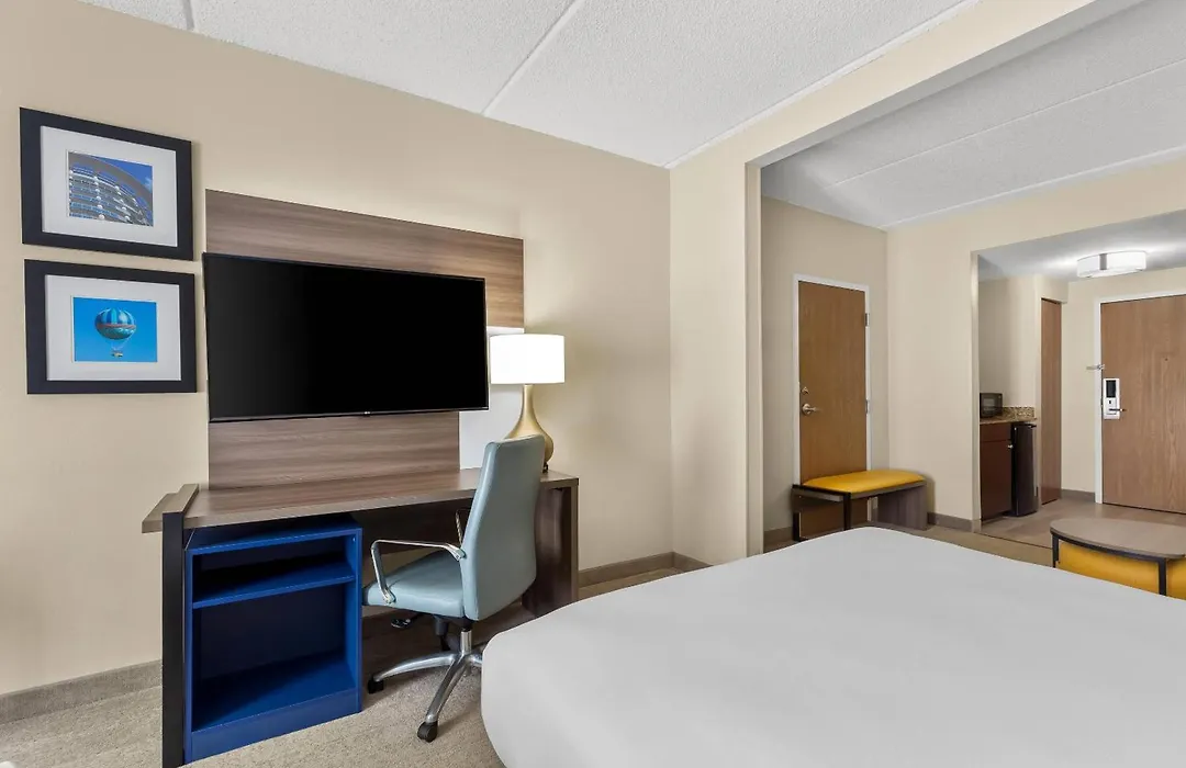 Comfort Suites Near Universal Orlando Resort-1