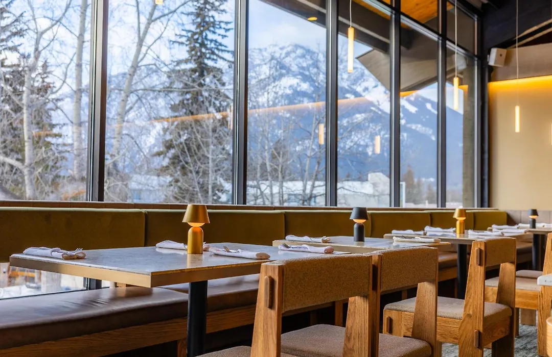 Banff Park Lodge-1