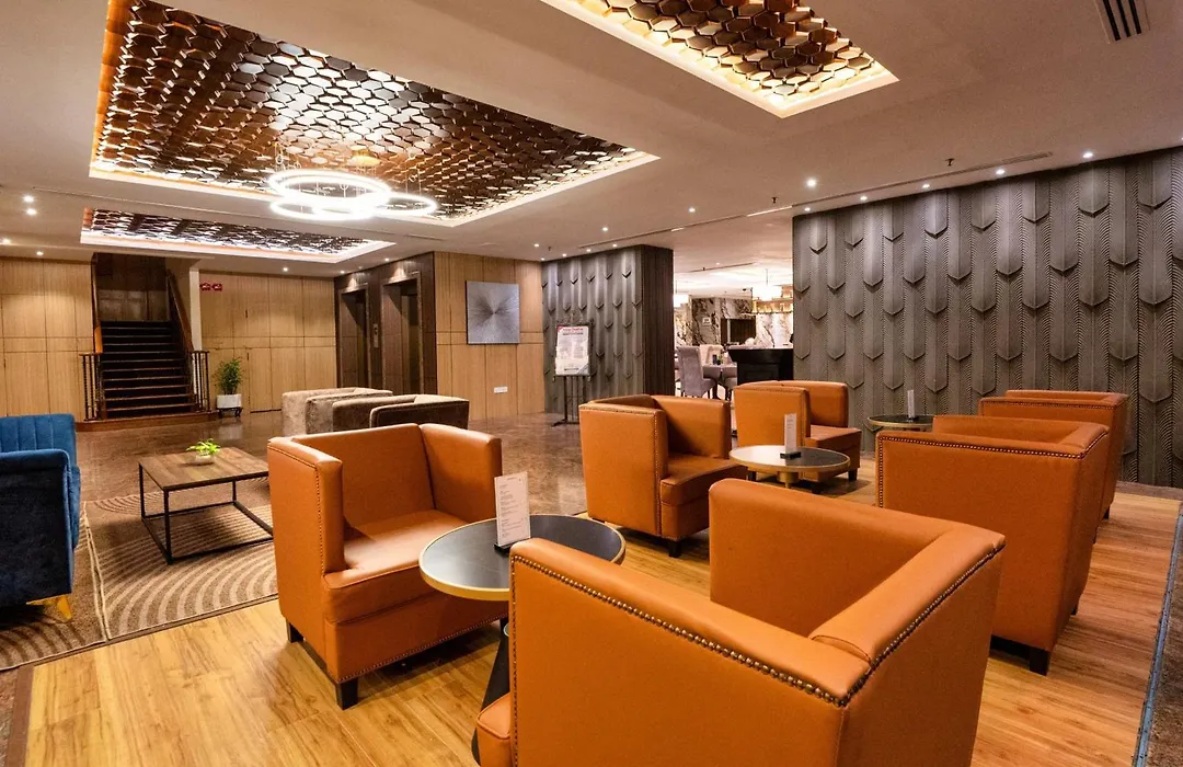 Howard Johnson By Wyndham Kota Kinabalu City Centre, Formerly Hotel Shangri-La Kota Kinabalu-1