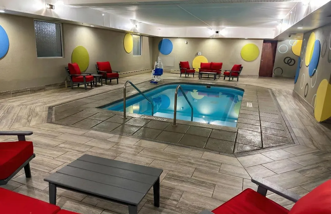 Best Western Plus Sandusky Hotel & Suites-1