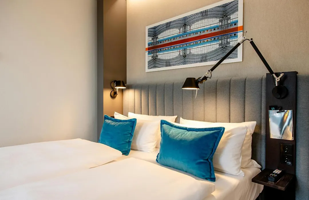 Motel One Berlin-Hauptbahnhof-1