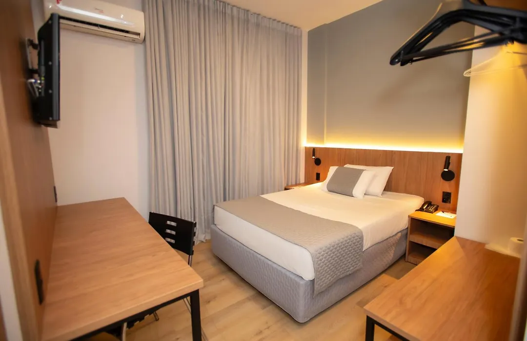 Delcas Hotel-1