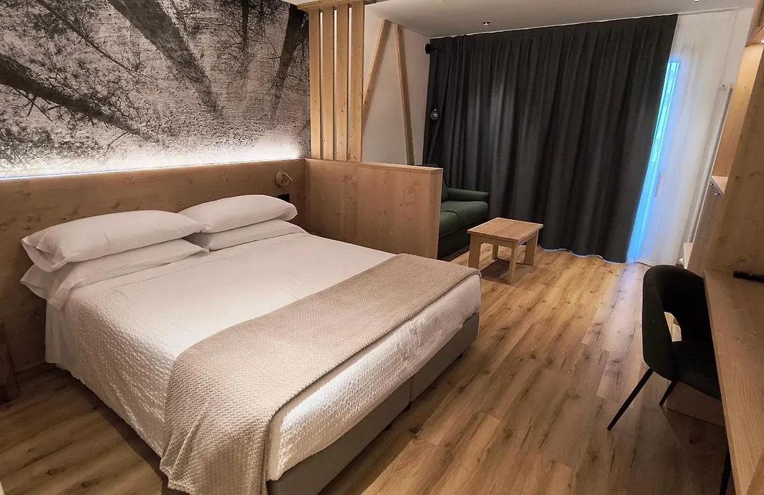 Hotel Canada-1