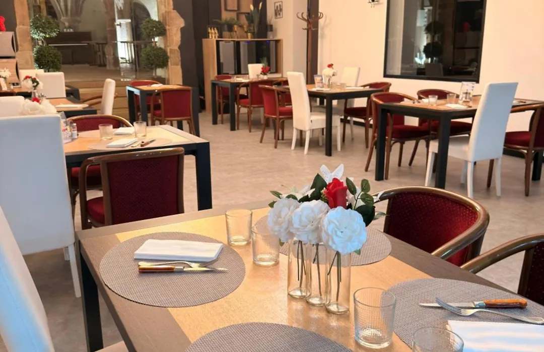 Logis Hotel de Paris-1