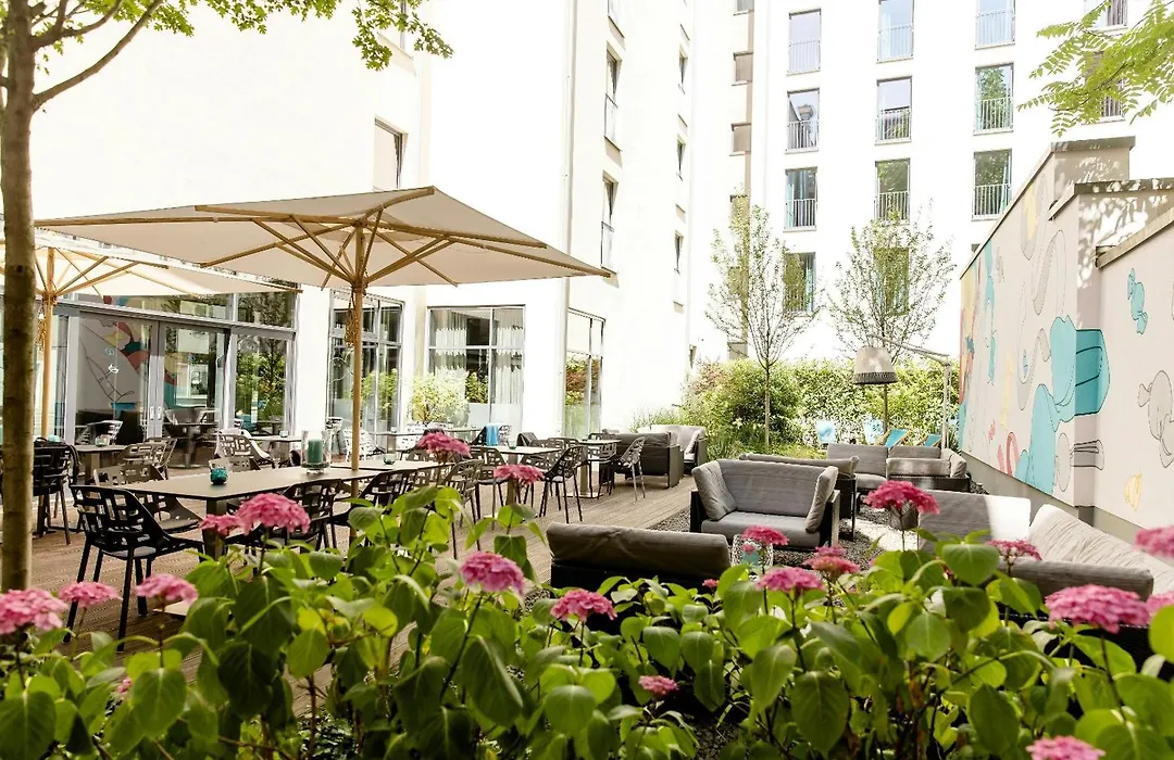 Motel One Köln-Mediapark-1