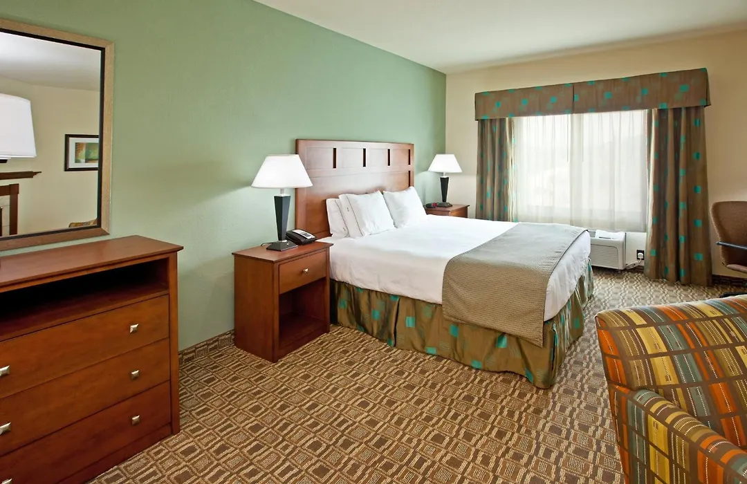 Holiday Inn Express & Suites Ripley By Ihg-1