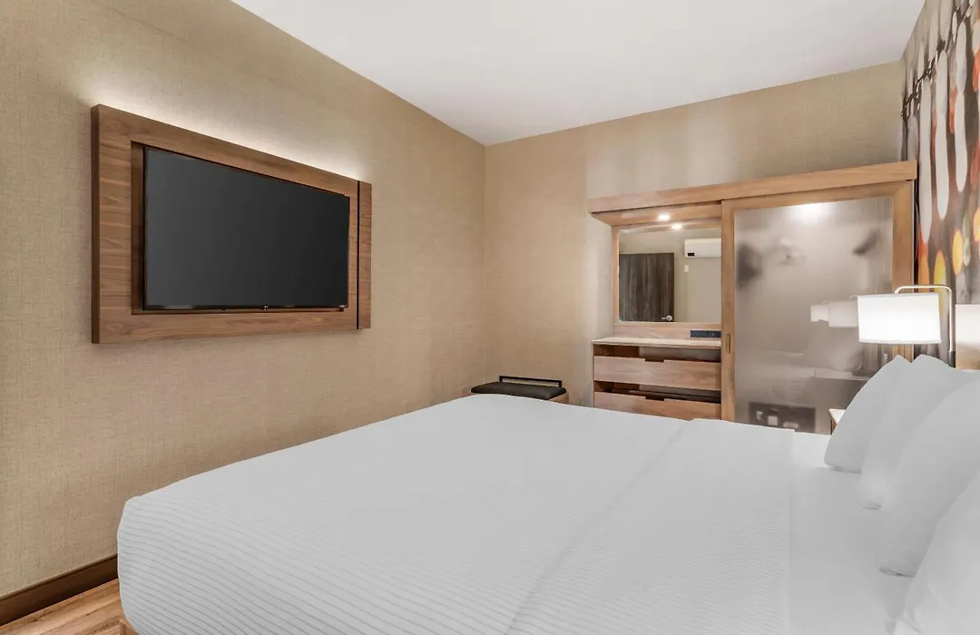 Cambria Hotel Portland Downtown Old Port-1