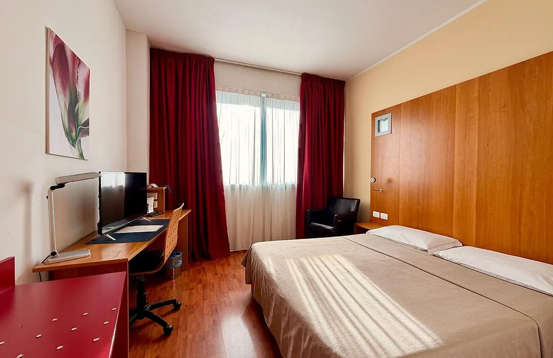 Executive Hotel-1
