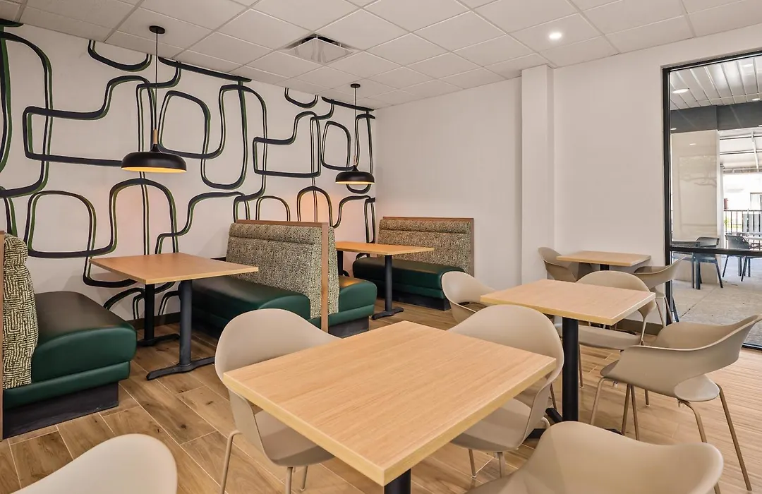 B&B Hotel Orlando International Drive Near Universal - Newly Renovated!-1