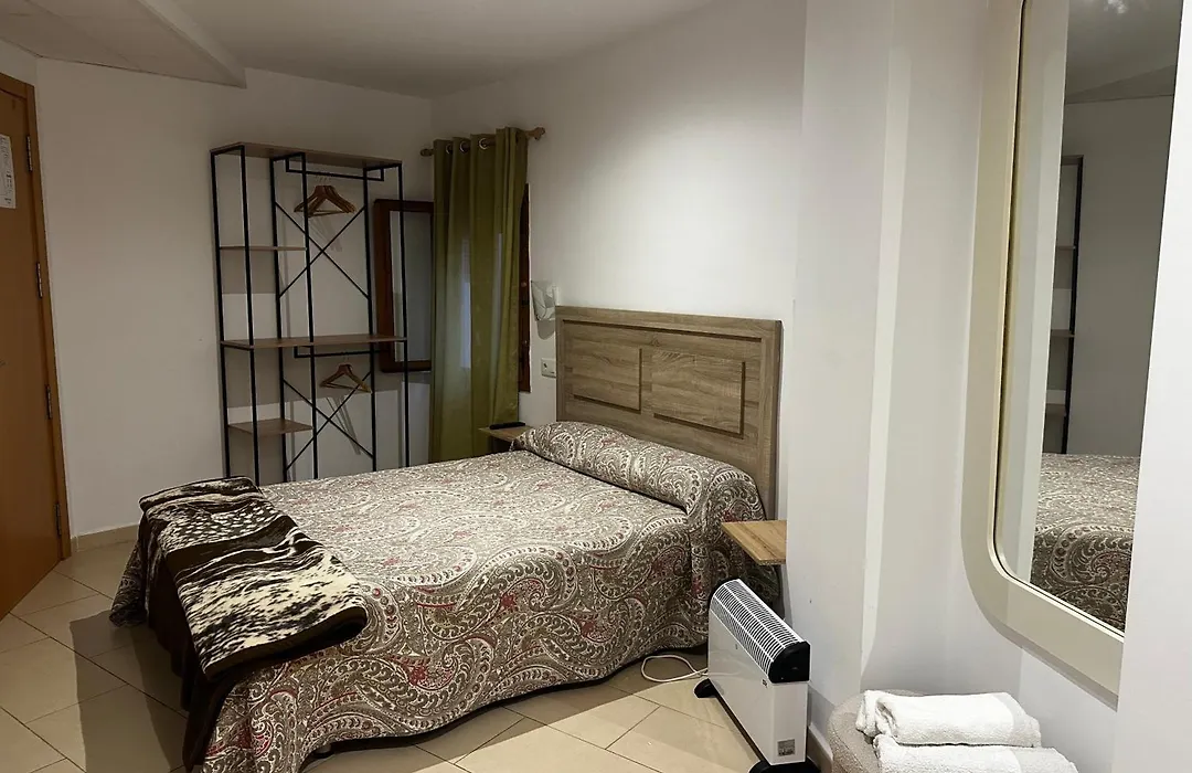 P&R Hostals Codolar-1