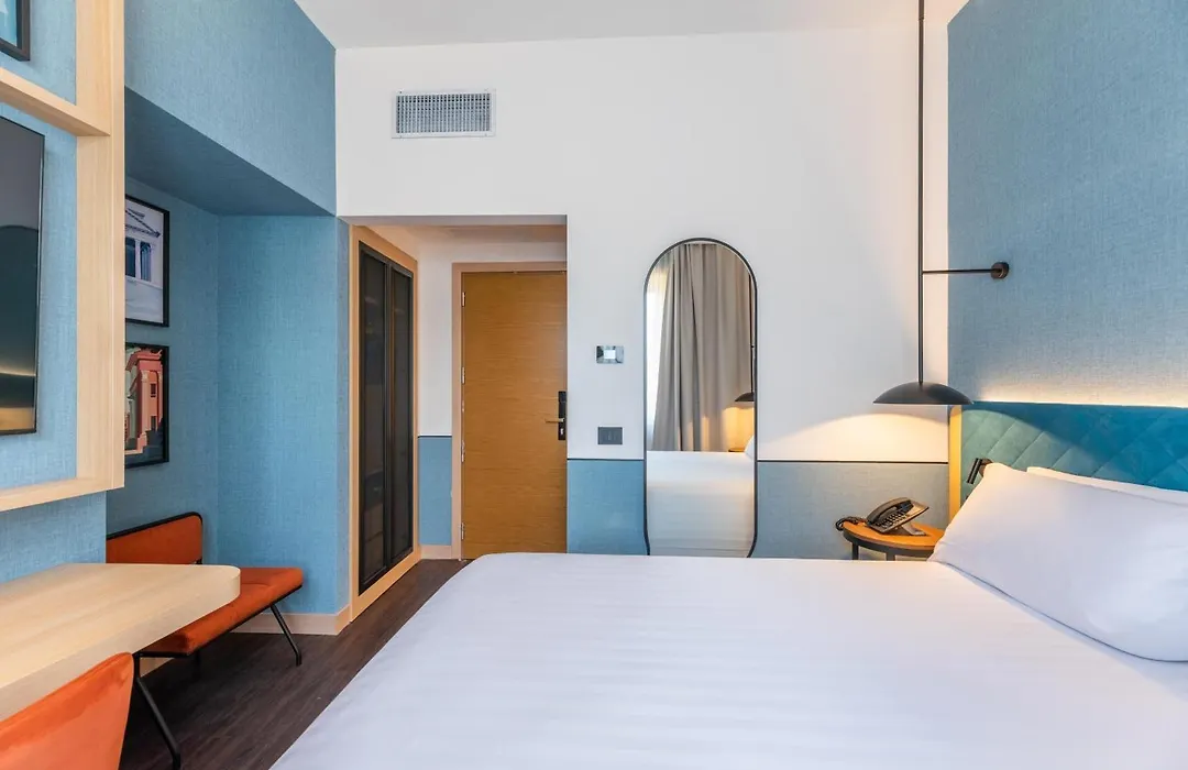 Hilton Garden Inn Rome Colosseum-1
