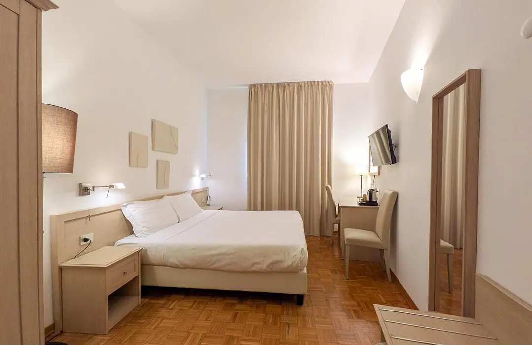Hotel Lauri-1