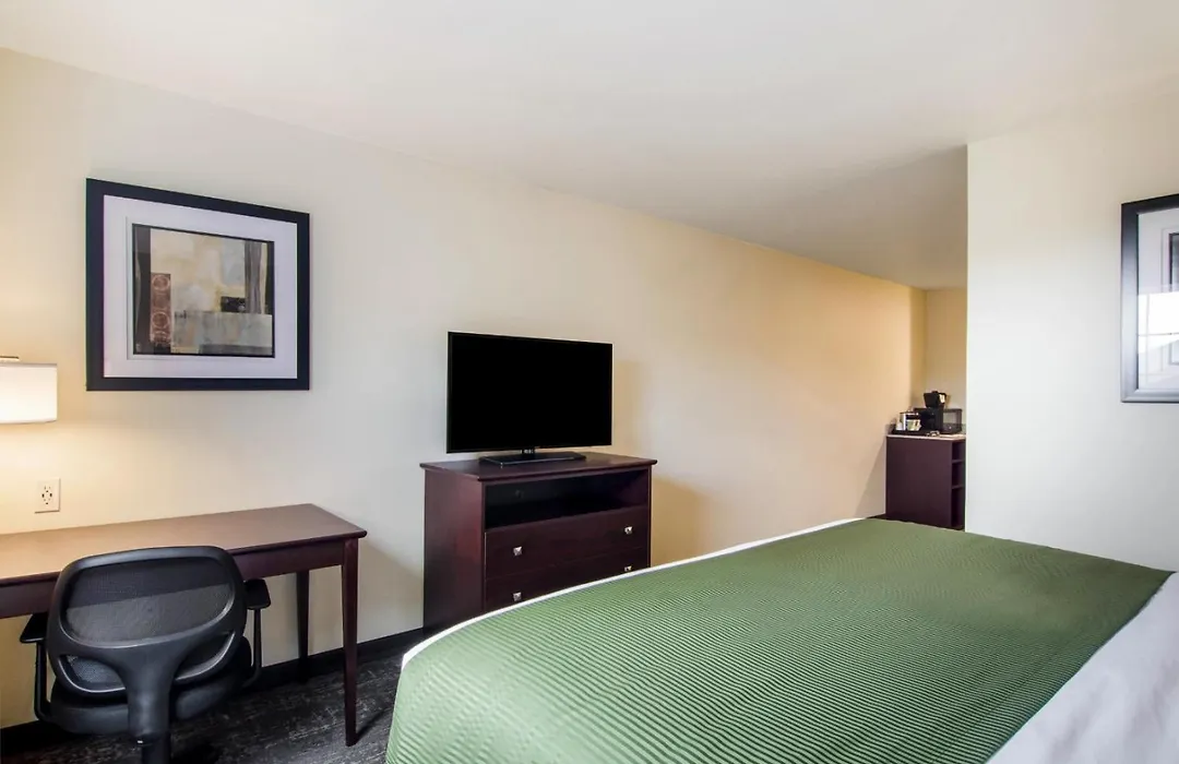 Cobblestone Hotel & Suites - Torrington-1