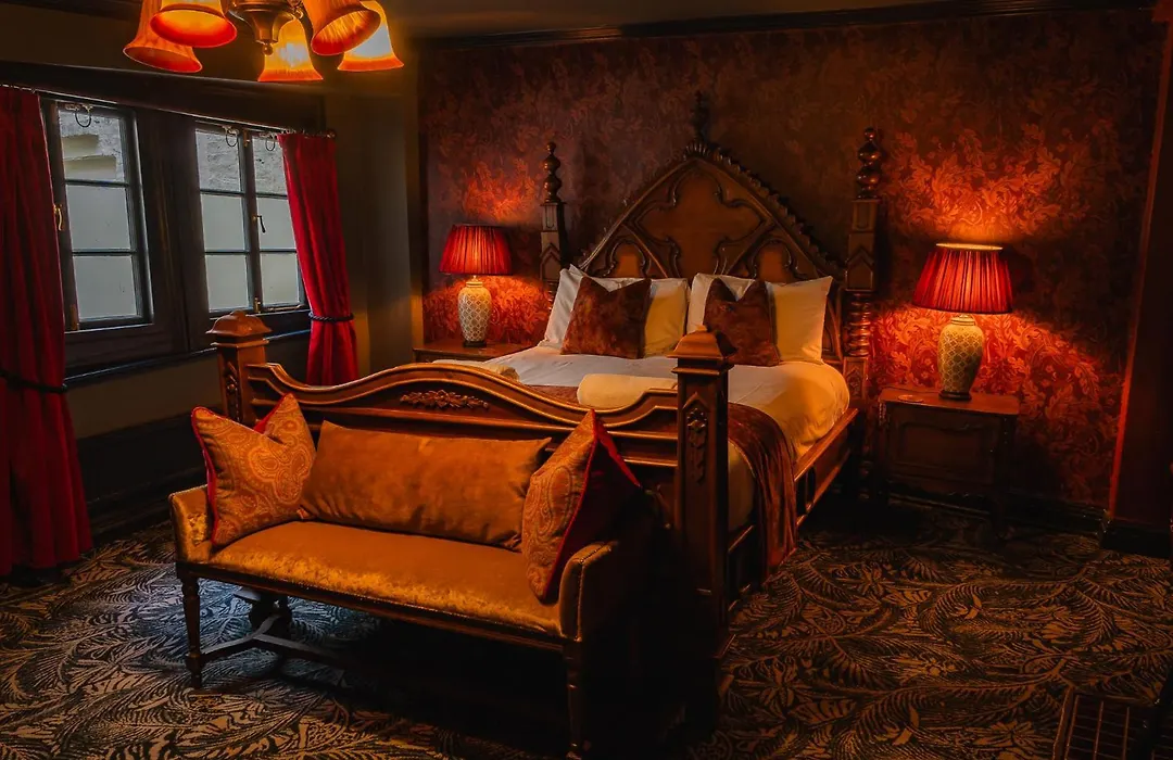 Golden Fleece York-1