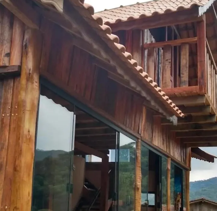 Chalés românticos com hidromassagem e lareira Pousada Bela Helena-1