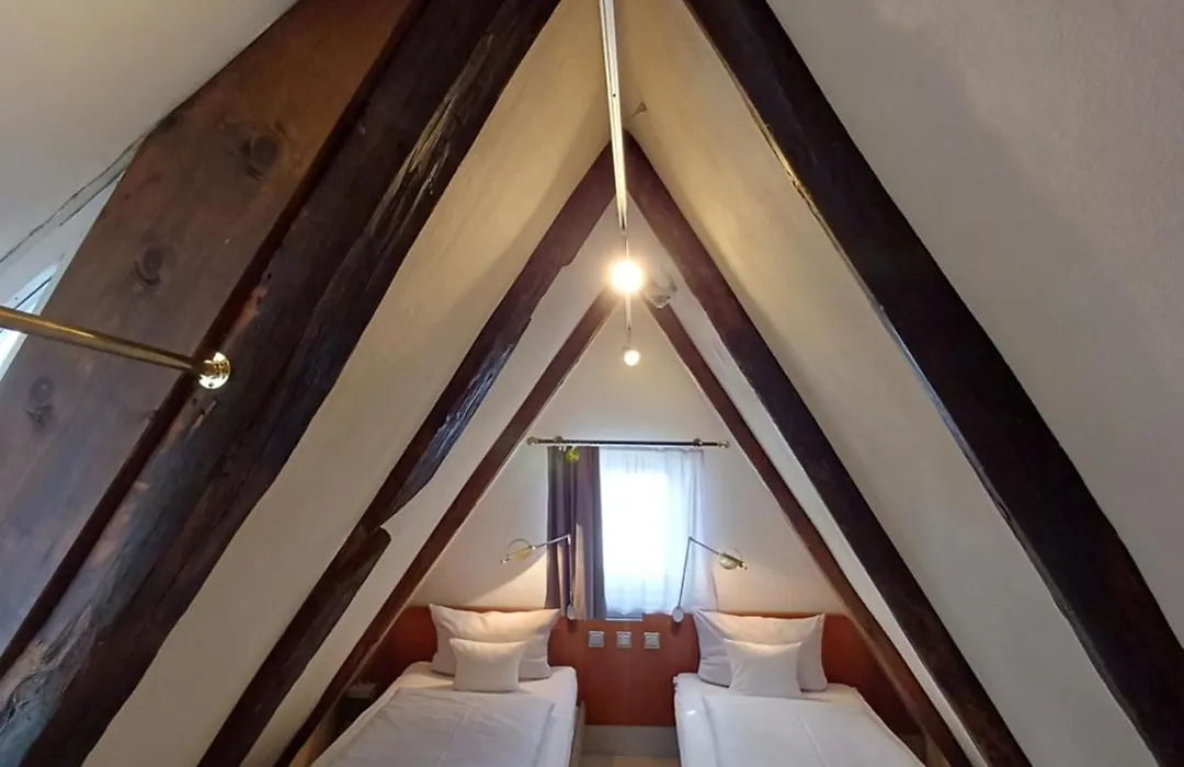 Hotel Schiefes Haus-1