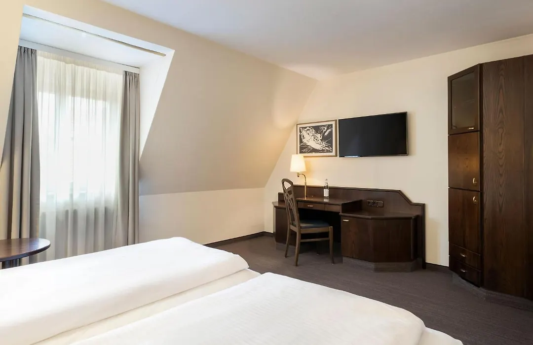 Elaya Hotel Noerdlingen, Trademark By Wyndham-1