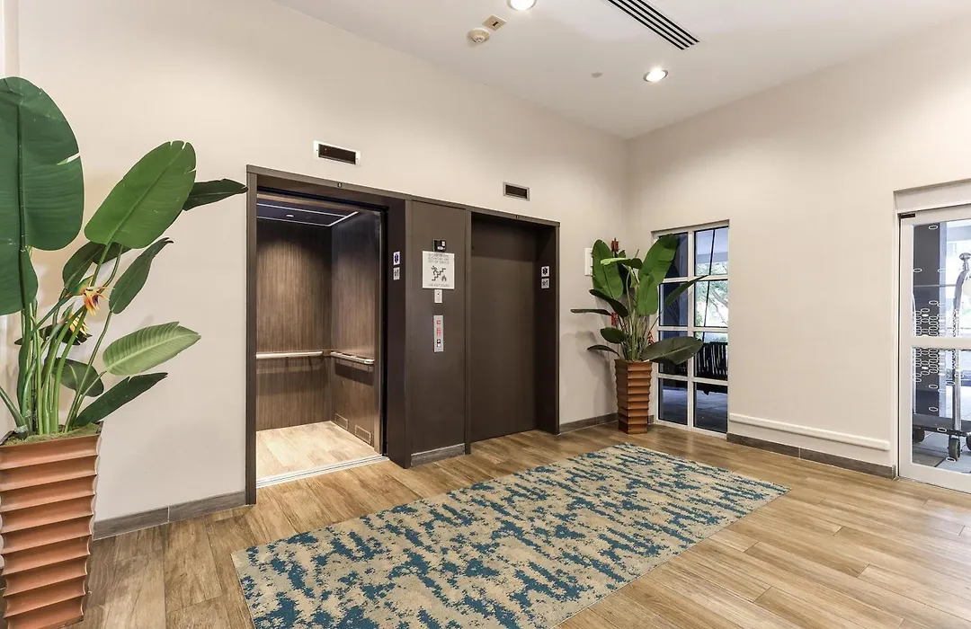 Hampton Inn Miami-Coconut Grove/Coral Gables-1