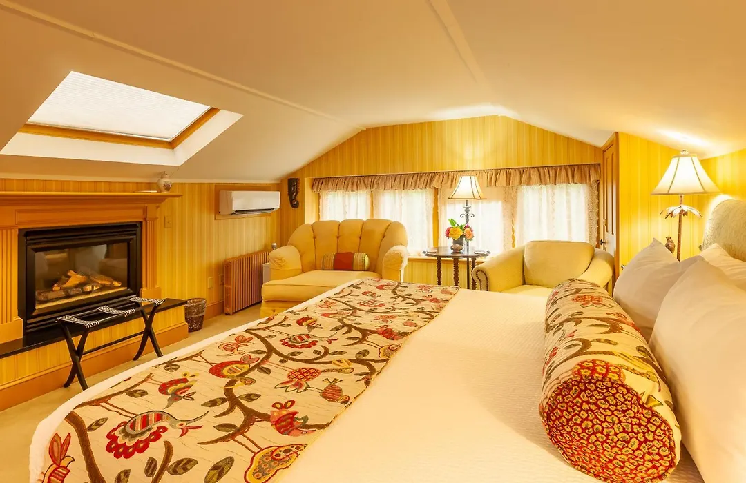 Ivy Lodge-1