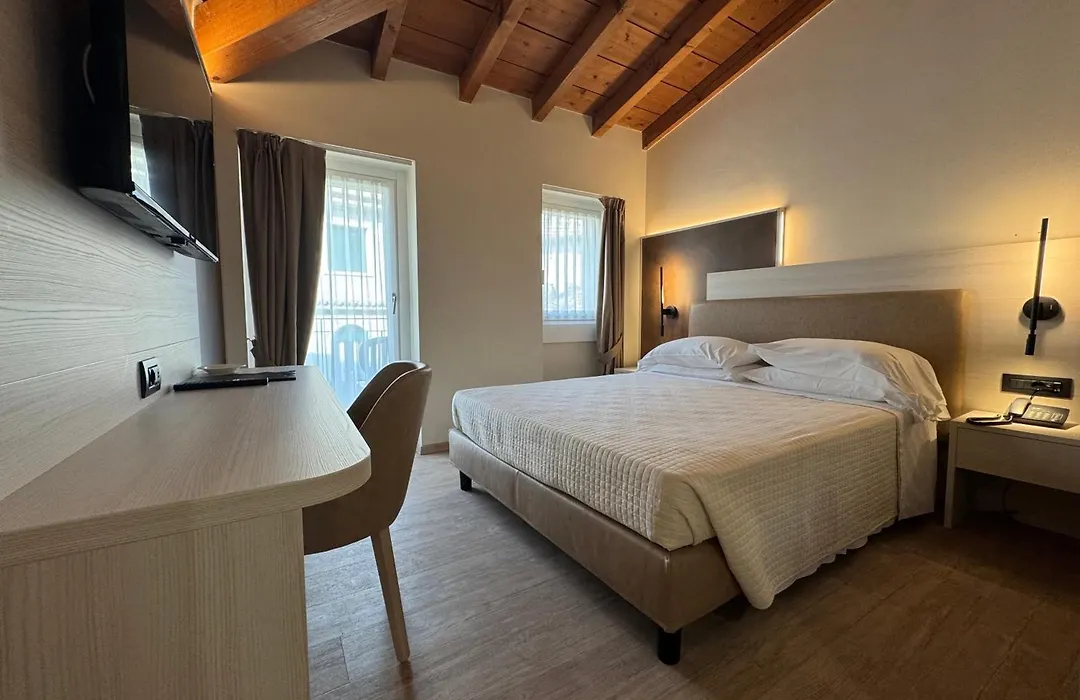 Hotel Roma-1
