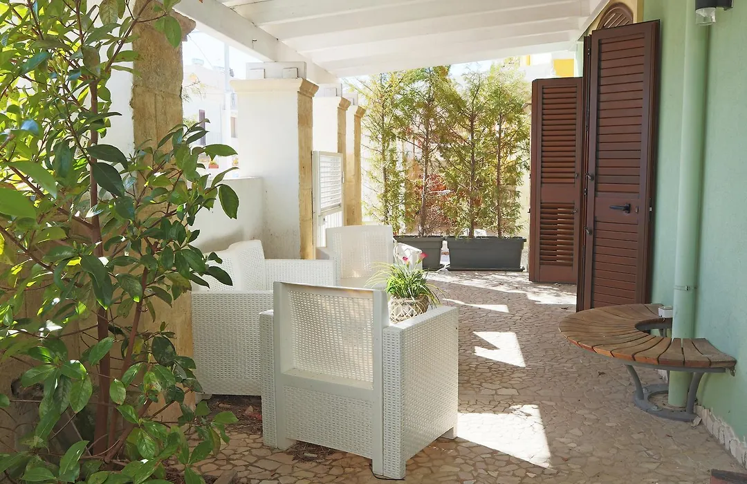 Toto Residence-1