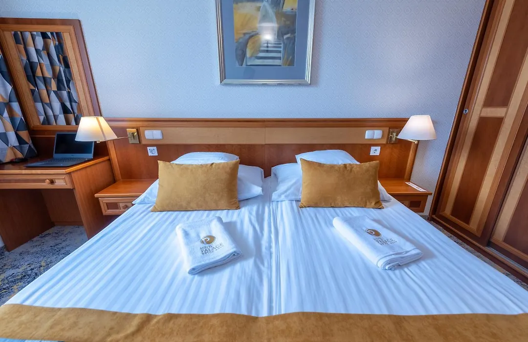 Palace Hotel Heviz-1
