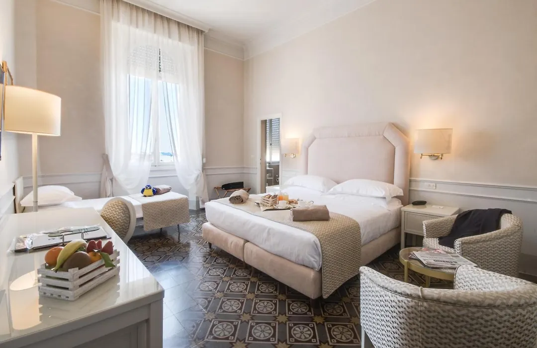 Grand Hotel Royal-1
