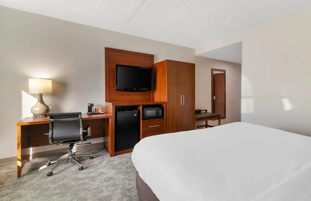 Comfort Inn Manchester Airport-1