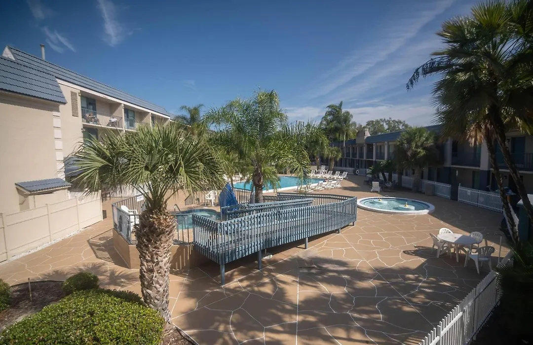 Clarion Inn & Suites Central Clearwater Beach-1