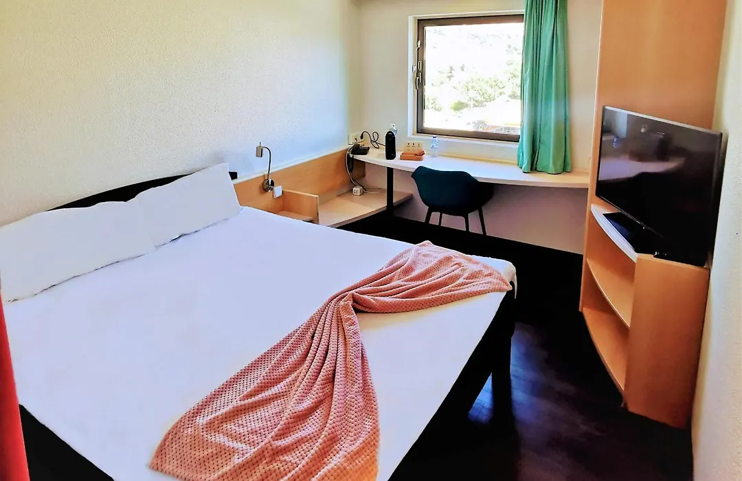 Hotel Ibis Leiria Fatima-1